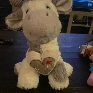 Adorable Plush Giraffe Toy